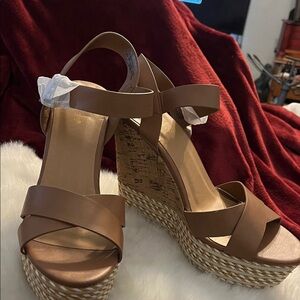 NWT Bamboo Buckle Strap Wedge Sandals Brown
